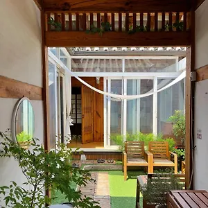 Гостевой дом Seoulstory Hanok